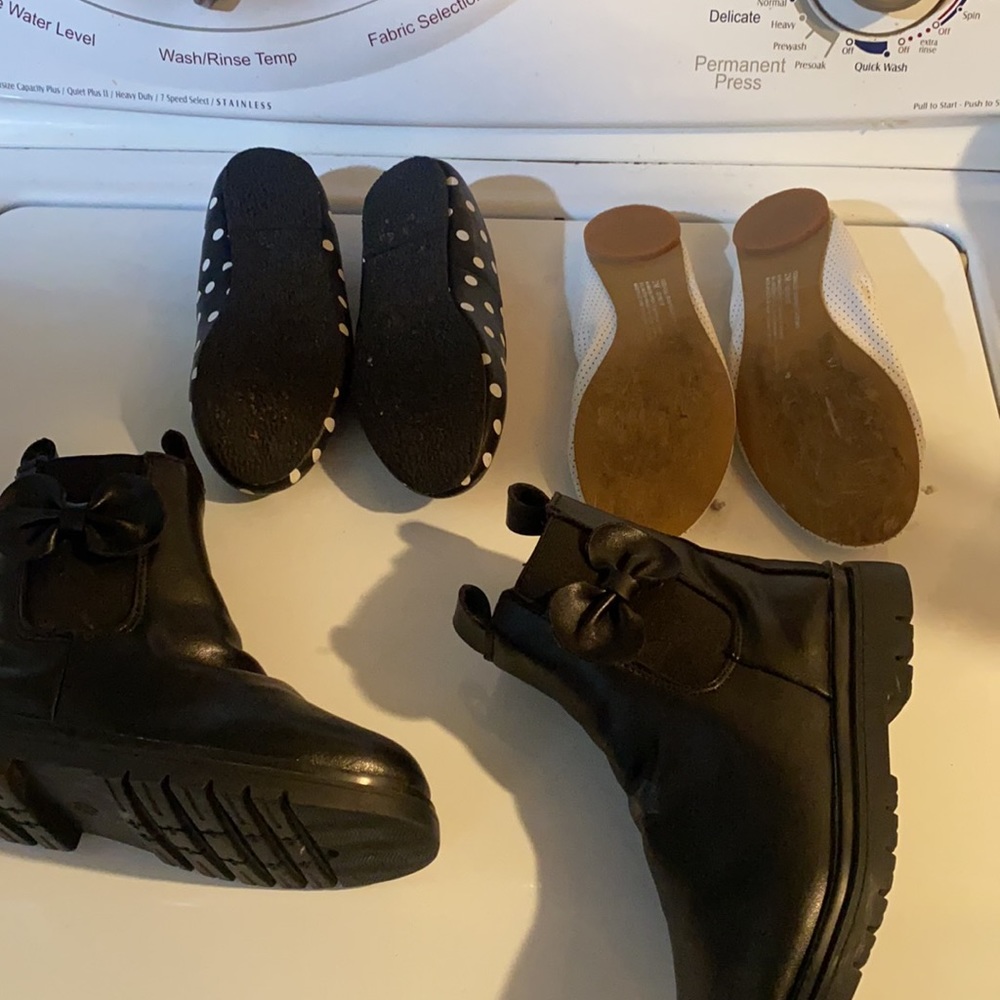 LITTLE  Girls shoes all pre loves condition size 2. Back to skool BUNDLE - Picture 6 of 11